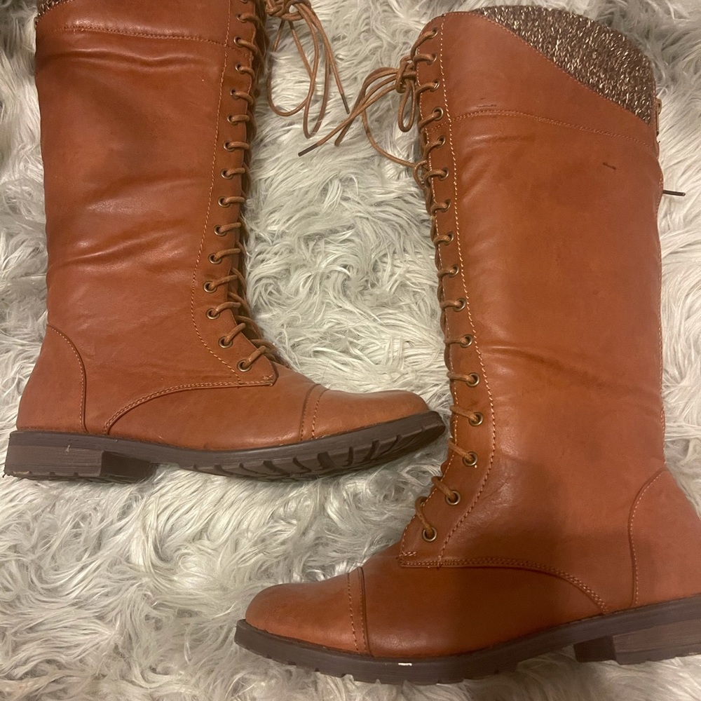 Tie up boots